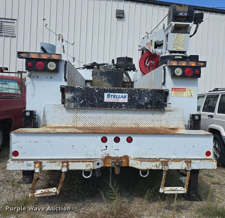 image for item DQ4562 2002 Chevrolet C6500 utility / service truck