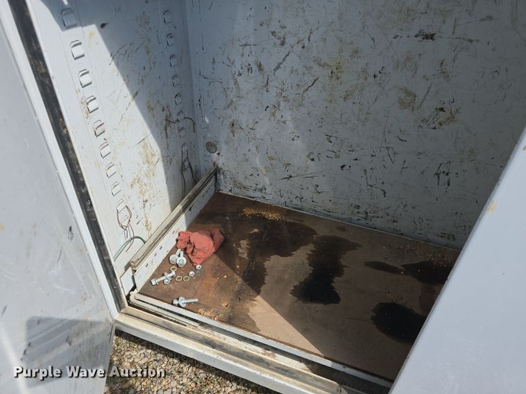 image for item DQ4562 2002 Chevrolet C6500 utility / service truck