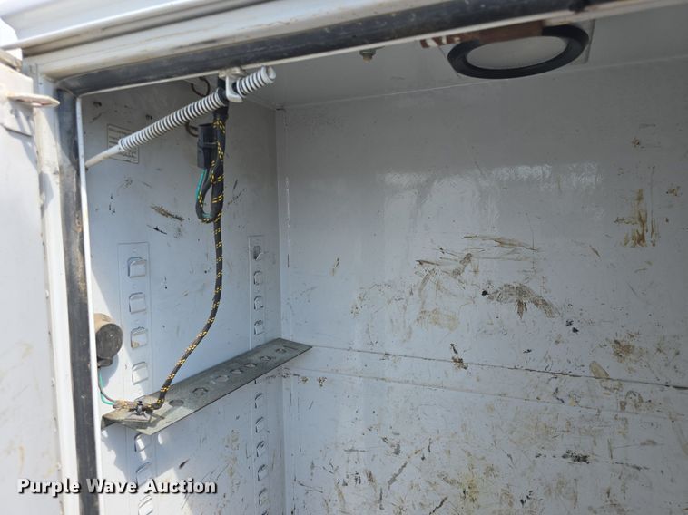 image for item DQ4562 2002 Chevrolet C6500 utility / service truck