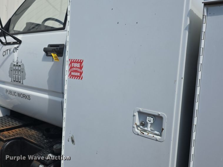 image for item DQ4562 2002 Chevrolet C6500 utility / service truck