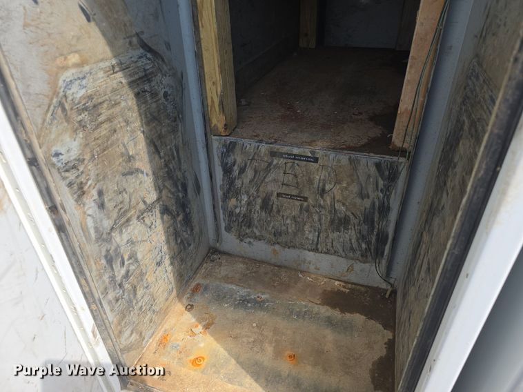 image for item DQ4562 2002 Chevrolet C6500 utility / service truck