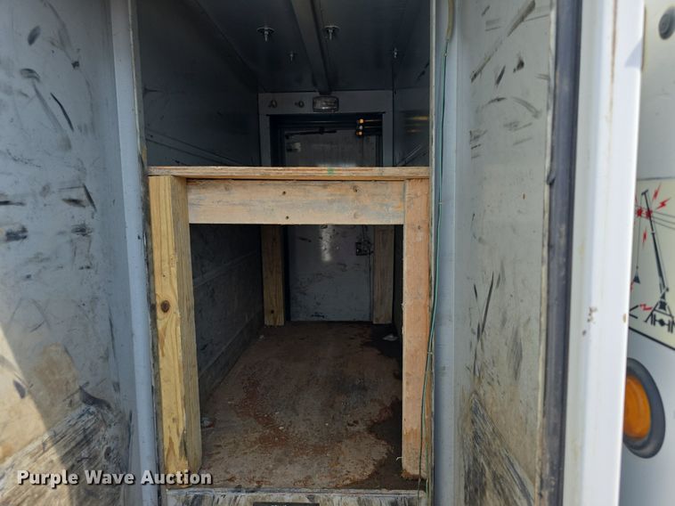 image for item DQ4562 2002 Chevrolet C6500 utility / service truck