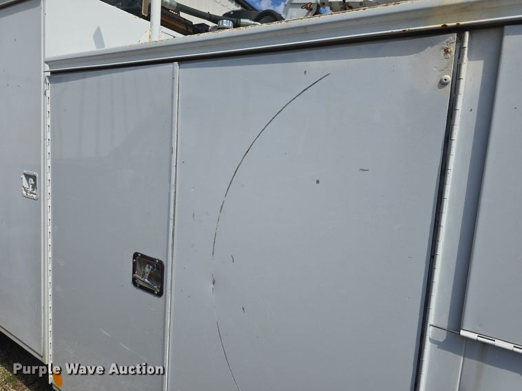 image for item DQ4562 2002 Chevrolet C6500 utility / service truck