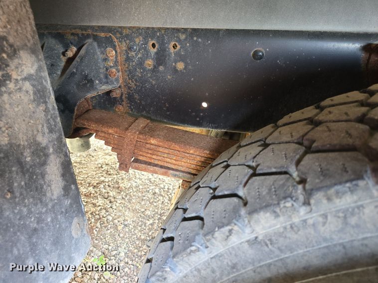 image for item DQ4562 2002 Chevrolet C6500 utility / service truck