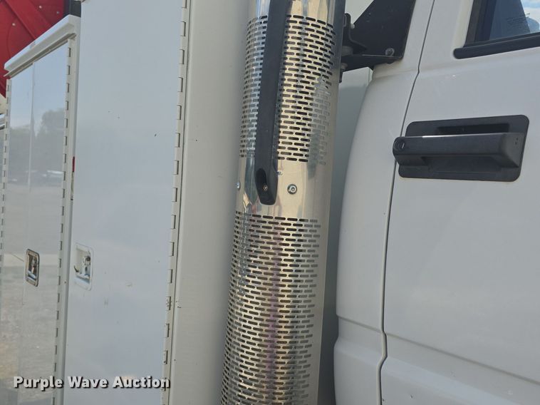 image for item DQ4562 2002 Chevrolet C6500 utility / service truck