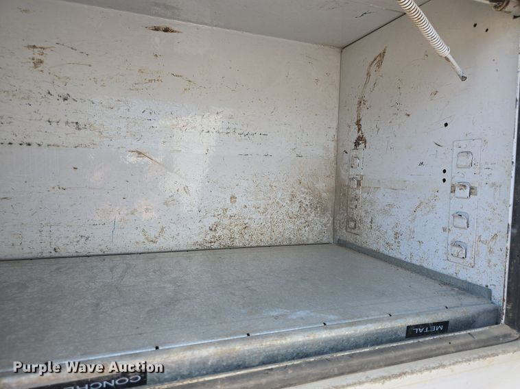 image for item DQ4562 2002 Chevrolet C6500 utility / service truck