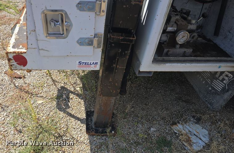 image for item DQ4562 2002 Chevrolet C6500 utility / service truck