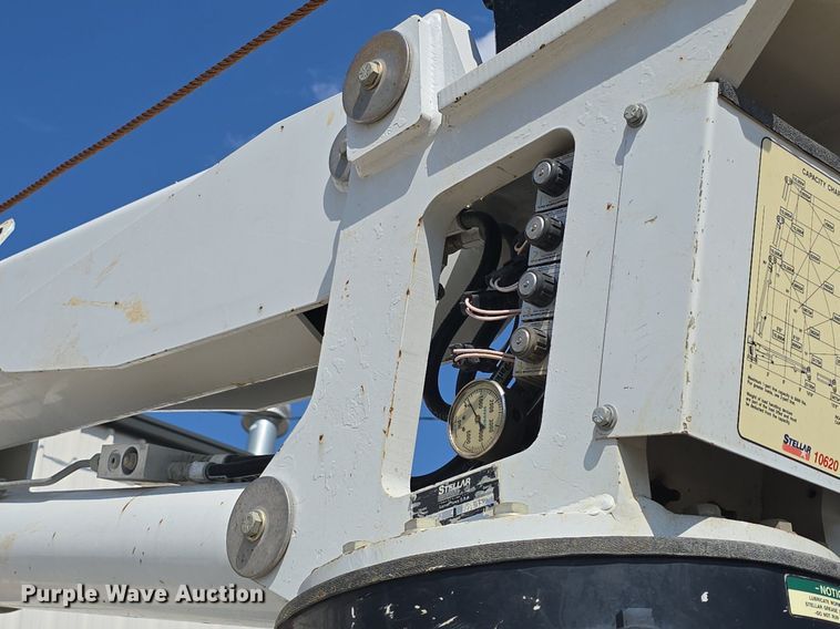 image for item DQ4562 2002 Chevrolet C6500 utility / service truck