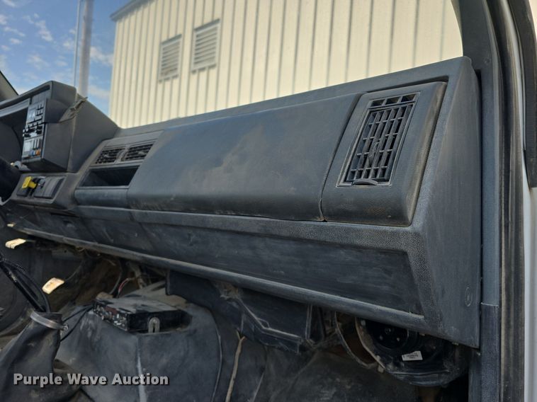 image for item DQ4562 2002 Chevrolet C6500 utility / service truck