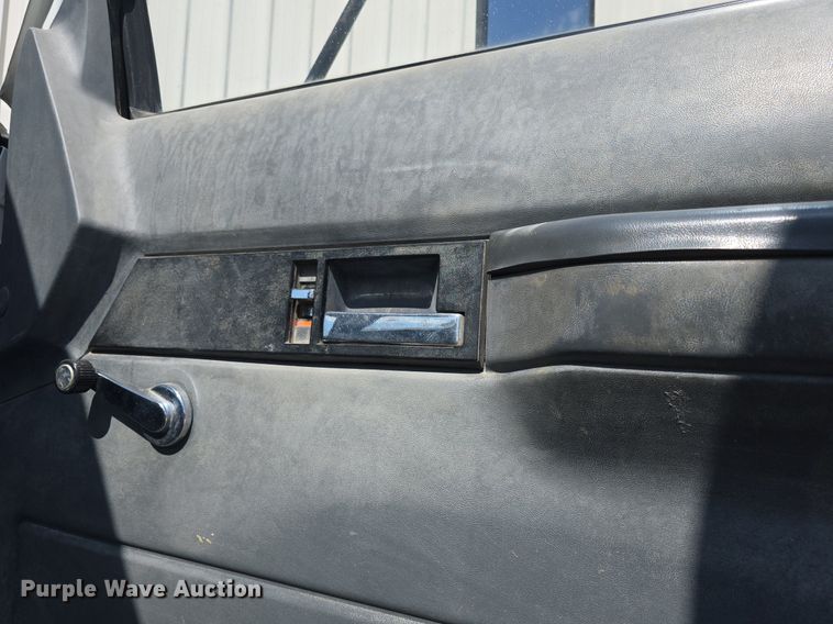 image for item DQ4562 2002 Chevrolet C6500 utility / service truck