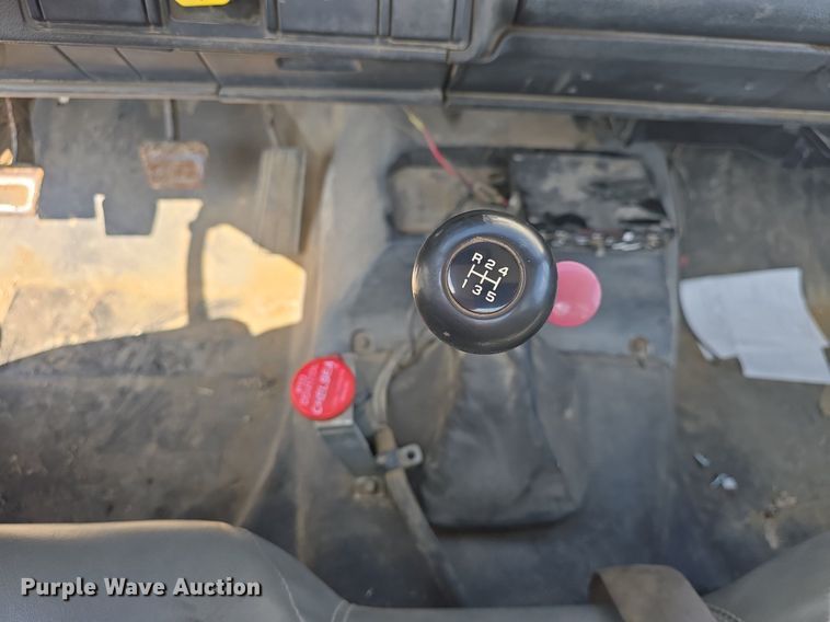 image for item DQ4562 2002 Chevrolet C6500 utility / service truck