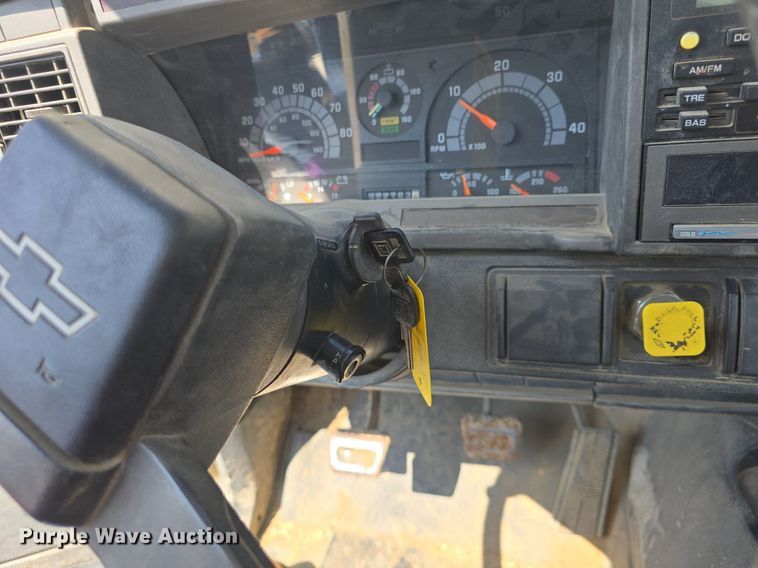 image for item DQ4562 2002 Chevrolet C6500 utility / service truck