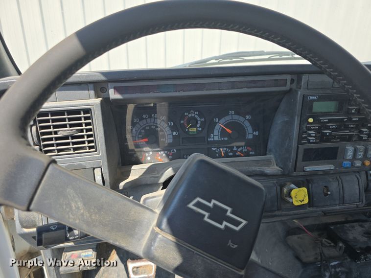 image for item DQ4562 2002 Chevrolet C6500 utility / service truck