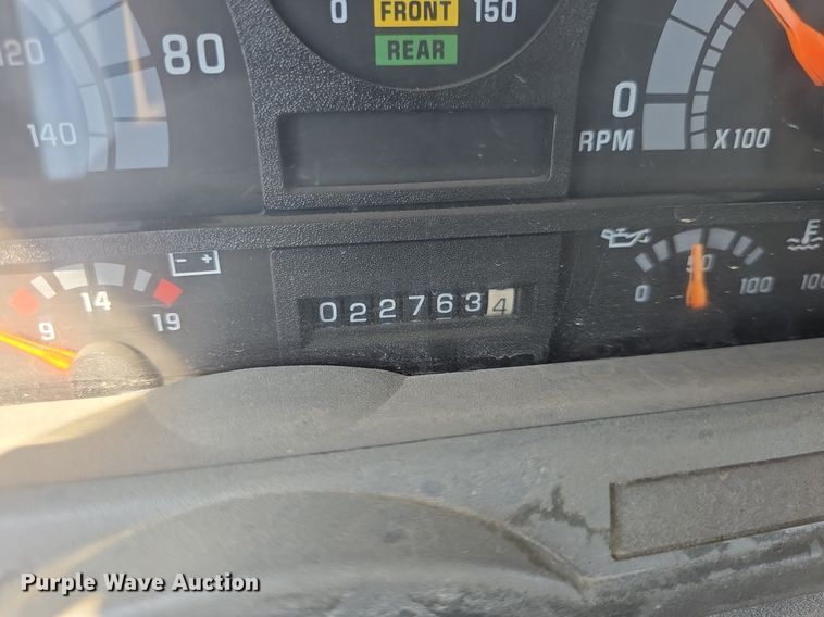 image for item DQ4562 2002 Chevrolet C6500 utility / service truck