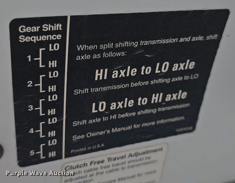 image for item DQ4562 2002 Chevrolet C6500 utility / service truck