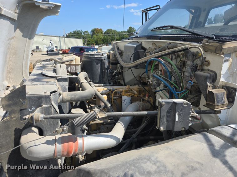 image for item DQ4562 2002 Chevrolet C6500 utility / service truck