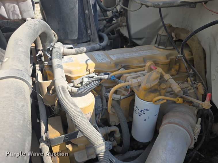 image for item DQ4562 2002 Chevrolet C6500 utility / service truck