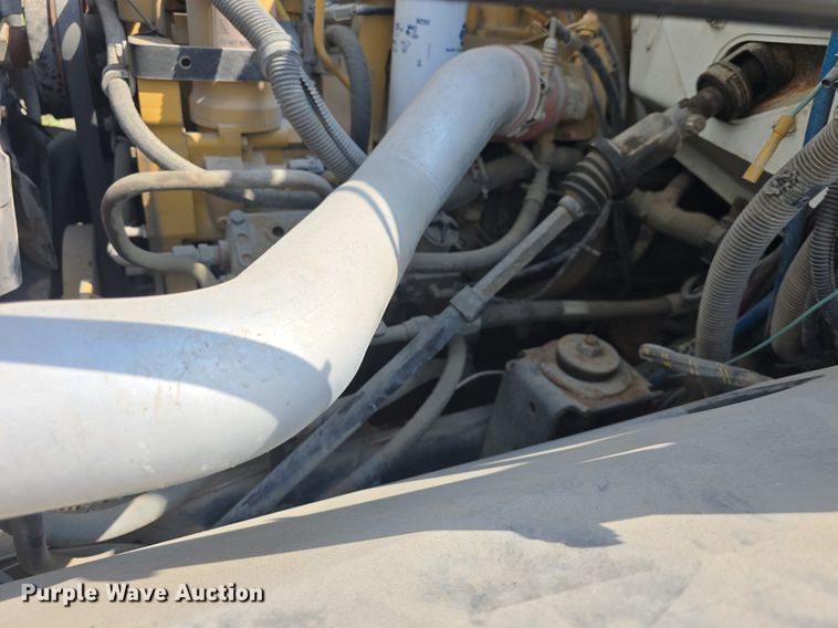 image for item DQ4562 2002 Chevrolet C6500 utility / service truck