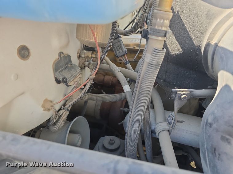 image for item DQ4562 2002 Chevrolet C6500 utility / service truck