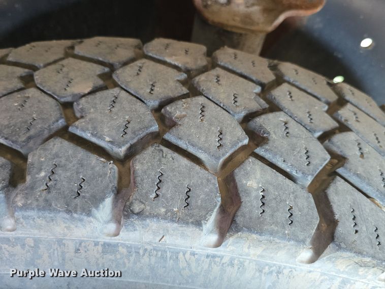 image for item DQ4562 2002 Chevrolet C6500 utility / service truck