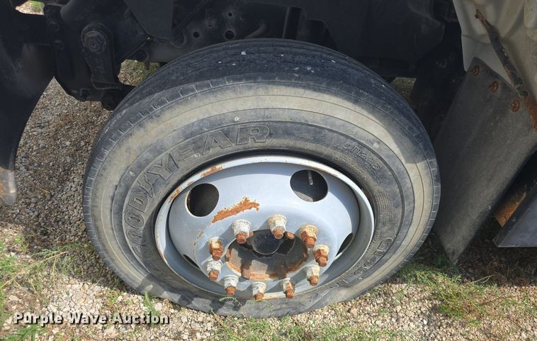 image for item DQ4562 2002 Chevrolet C6500 utility / service truck