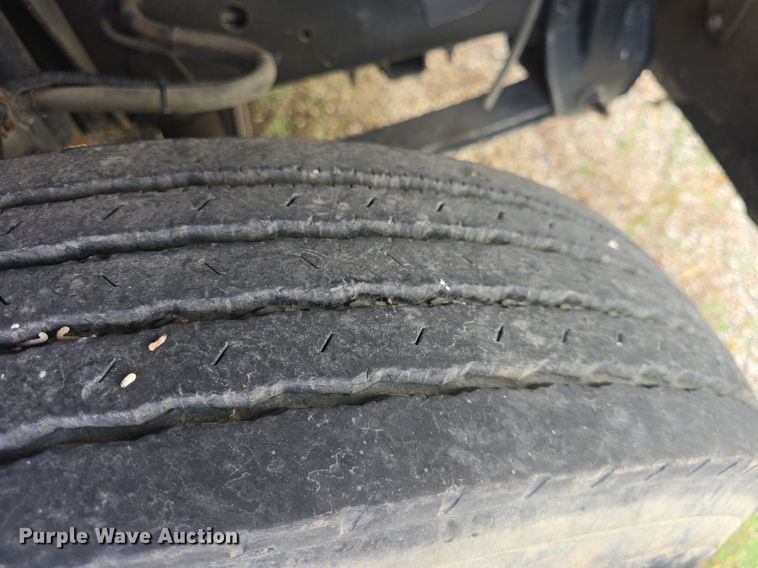 image for item DQ4562 2002 Chevrolet C6500 utility / service truck