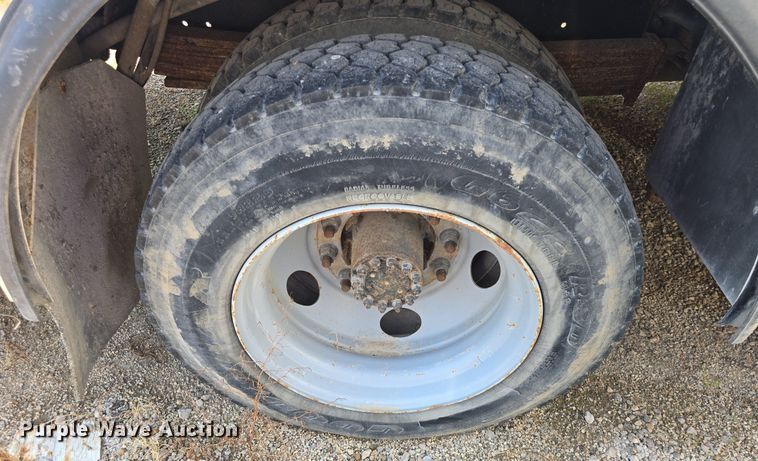 image for item DQ4562 2002 Chevrolet C6500 utility / service truck