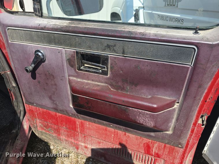 image for item DQ4563 1984 Chevrolet Scottsdale 10 pickup truck