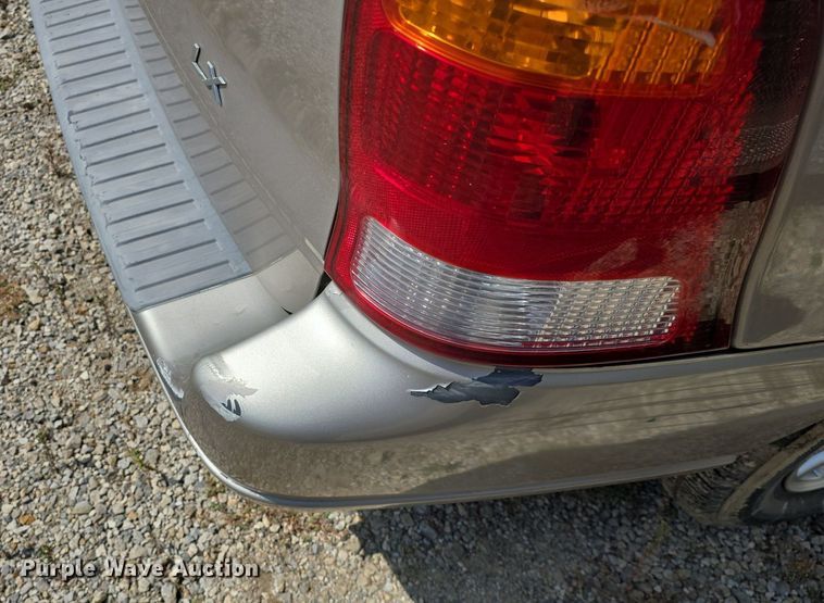 image for item DQ4567 2002 Ford Windstar LX SUV