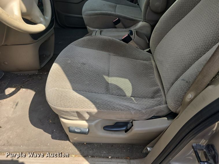 image for item DQ4567 2002 Ford Windstar LX SUV