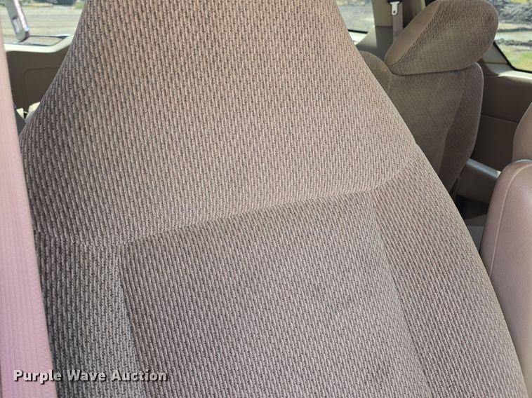 image for item DQ4567 2002 Ford Windstar LX SUV