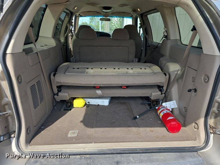 image for item DQ4567 2002 Ford Windstar LX SUV