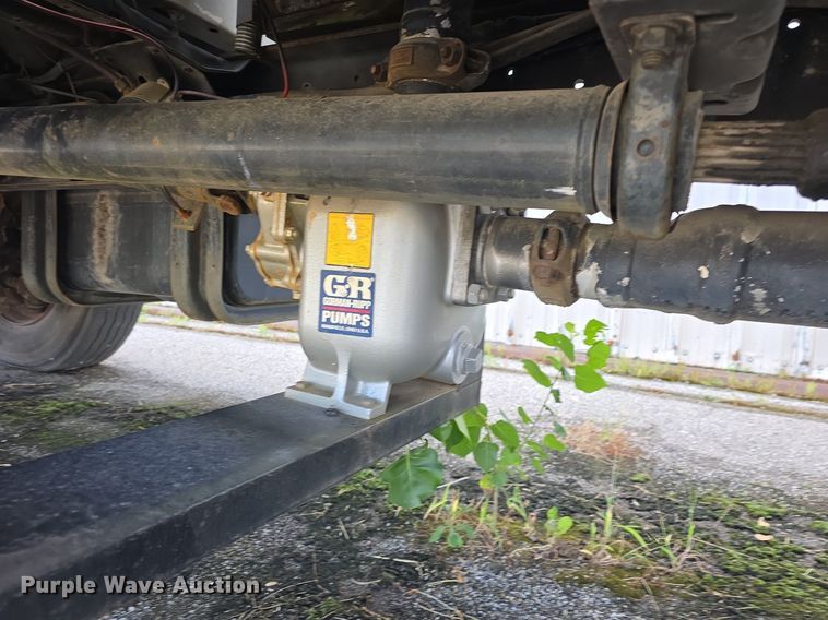 image for item DQ4572 1986 Ford F700 fuel truck