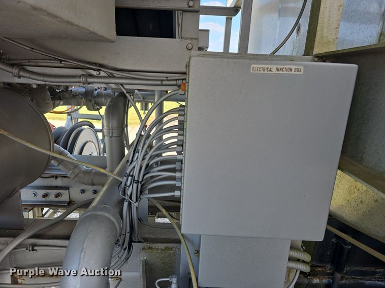 image for item DQ4572 1986 Ford F700 fuel truck