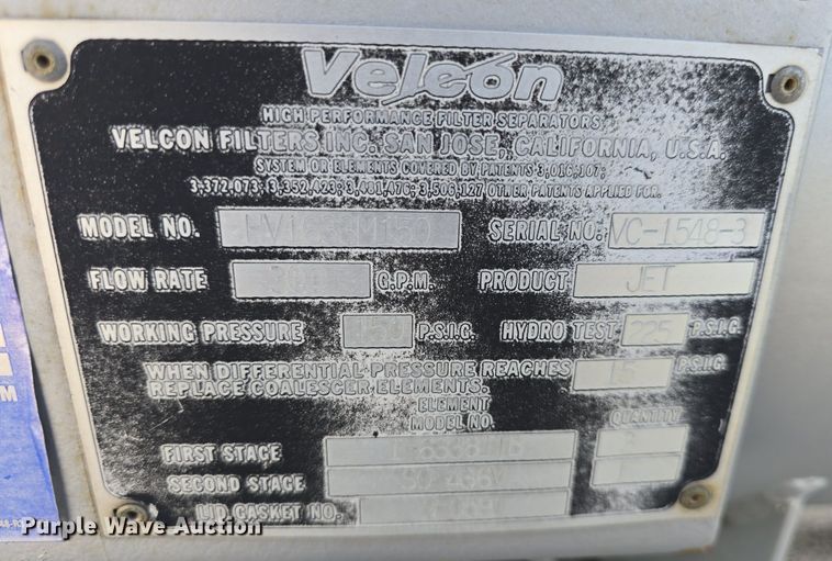 image for item DQ4572 1986 Ford F700 fuel truck