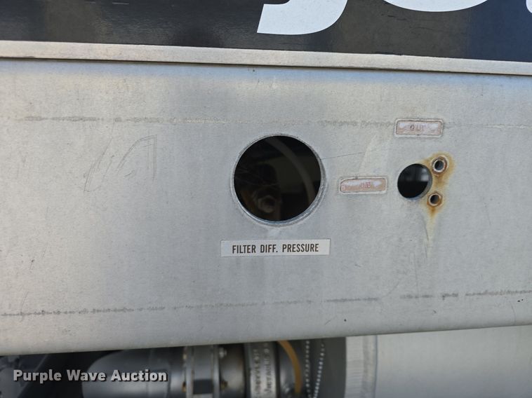 image for item DQ4572 1986 Ford F700 fuel truck