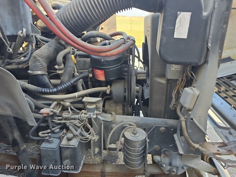 image for item DQ4572 1986 Ford F700 fuel truck