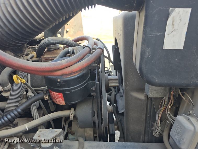 image for item DQ4572 1986 Ford F700 fuel truck