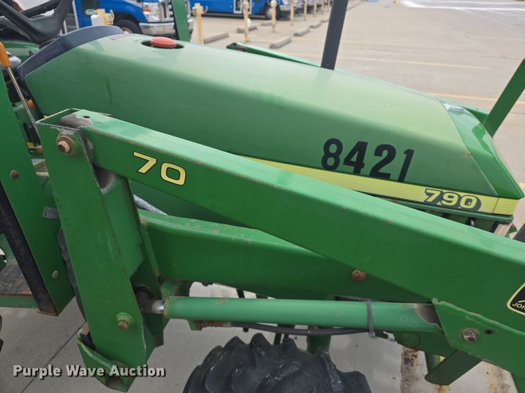 image for item DQ4574 2001 John Deere  790 MFWD tractor