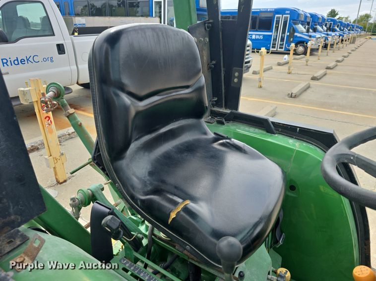 image for item DQ4574 2001 John Deere  790 MFWD tractor