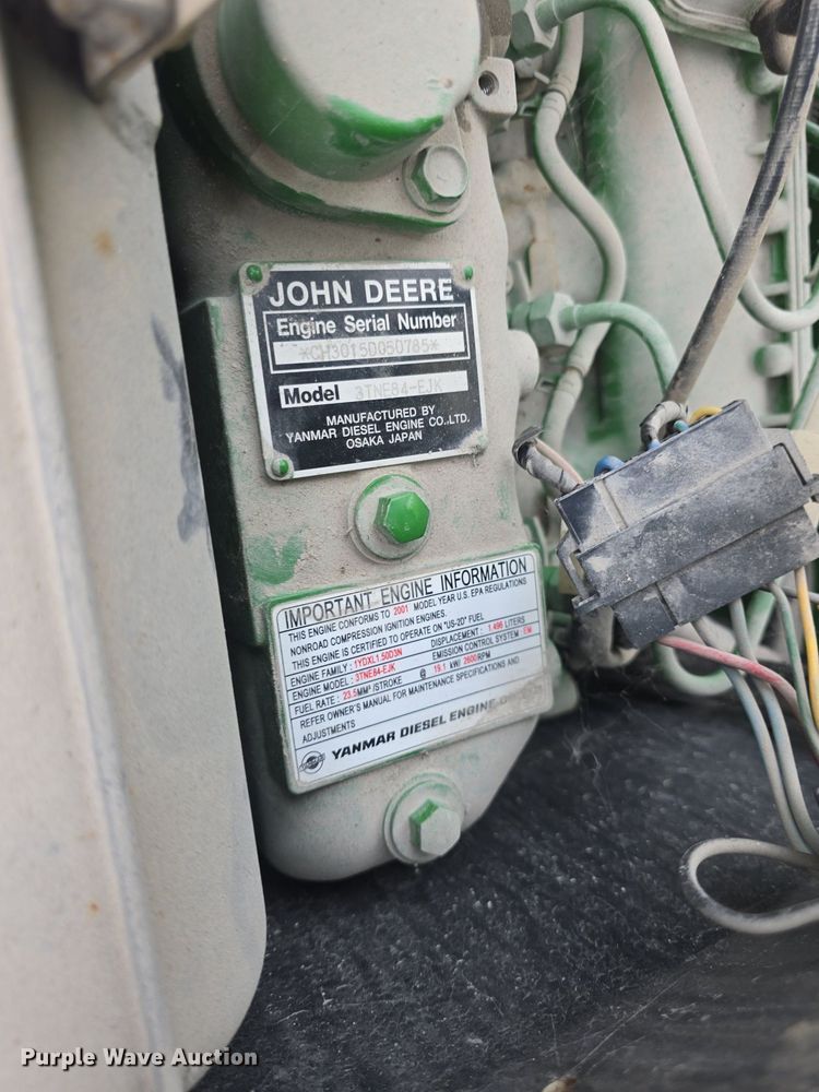 image for item DQ4574 2001 John Deere  790 MFWD tractor