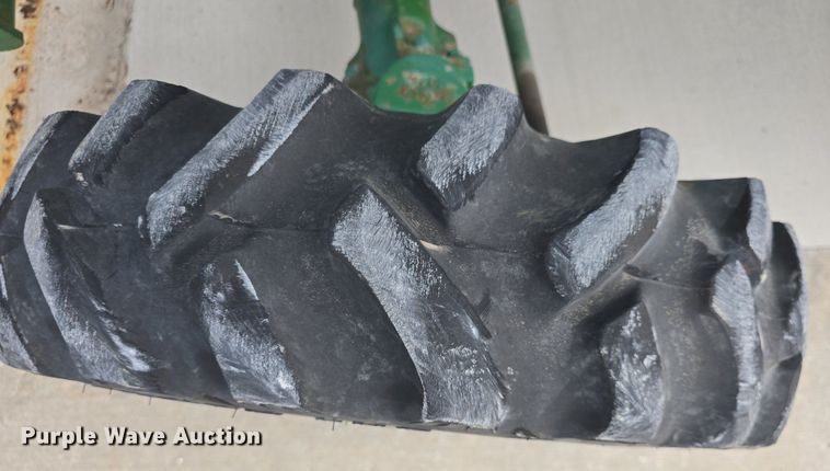 image for item DQ4574 2001 John Deere  790 MFWD tractor