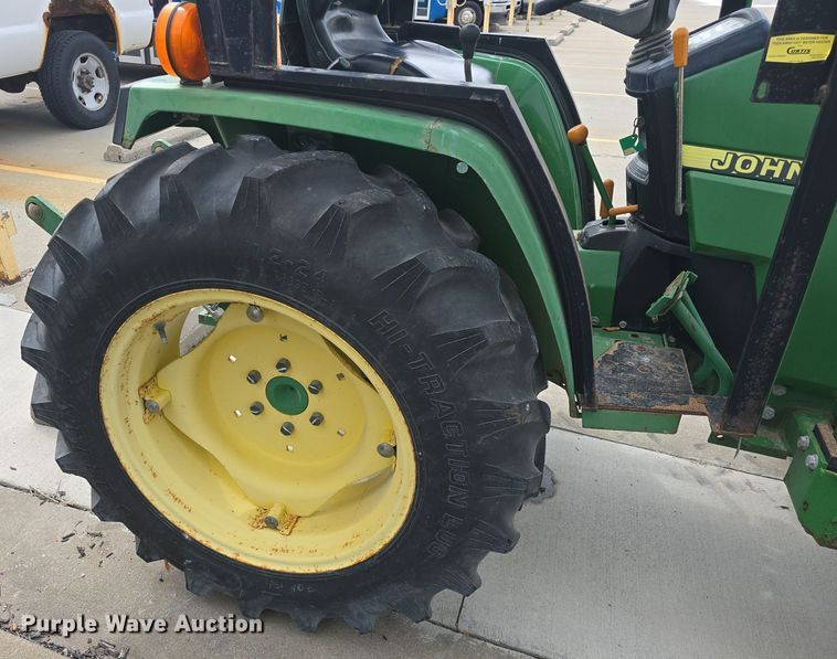 image for item DQ4574 2001 John Deere  790 MFWD tractor