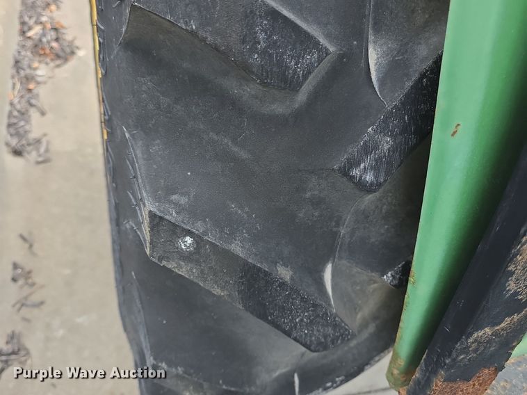 image for item DQ4574 2001 John Deere  790 MFWD tractor