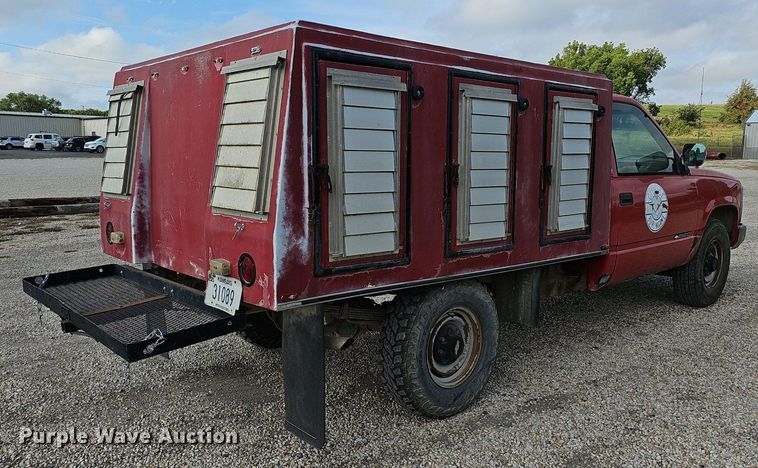 image for item DQ5150 1994 Chevrolet C2500 animal control pickup truck