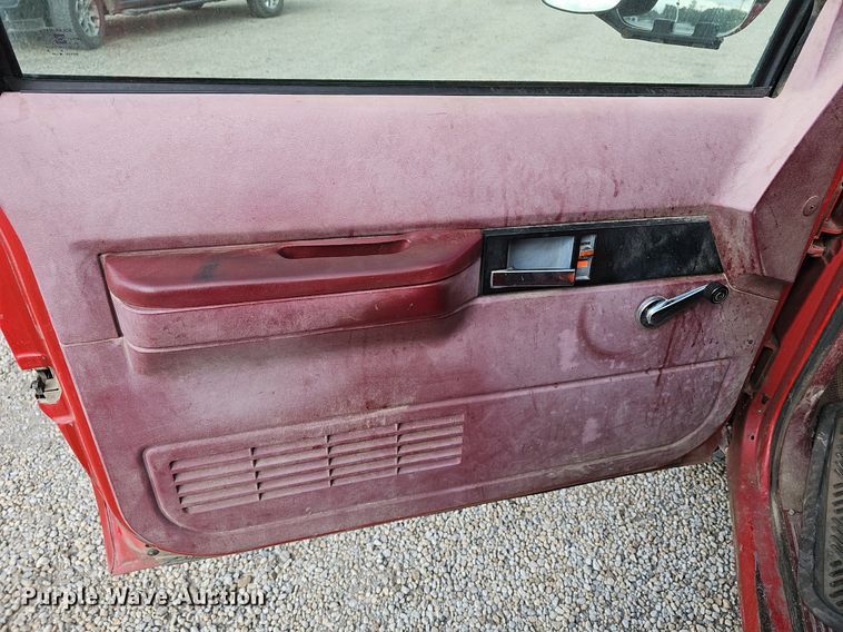 image for item DQ5150 1994 Chevrolet C2500 animal control pickup truck