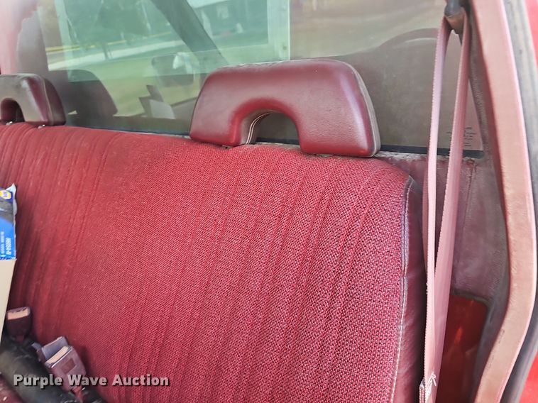 image for item DQ5150 1994 Chevrolet C2500 animal control pickup truck