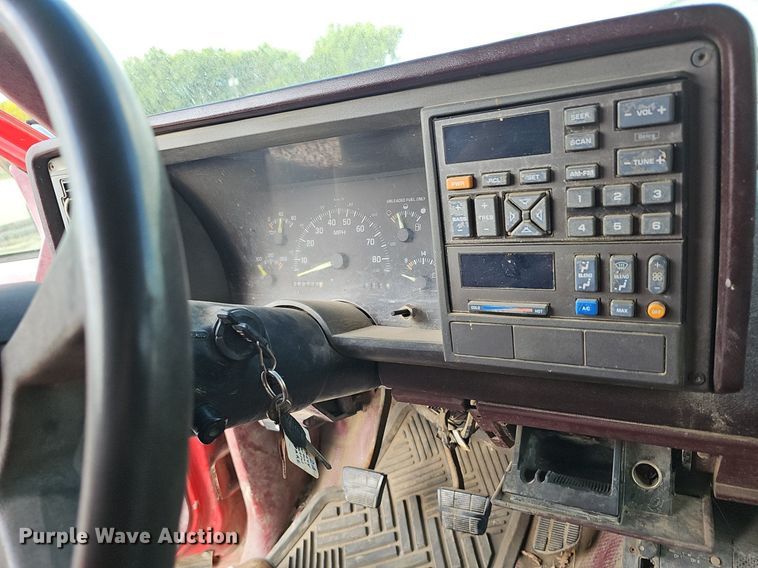 image for item DQ5150 1994 Chevrolet C2500 animal control pickup truck