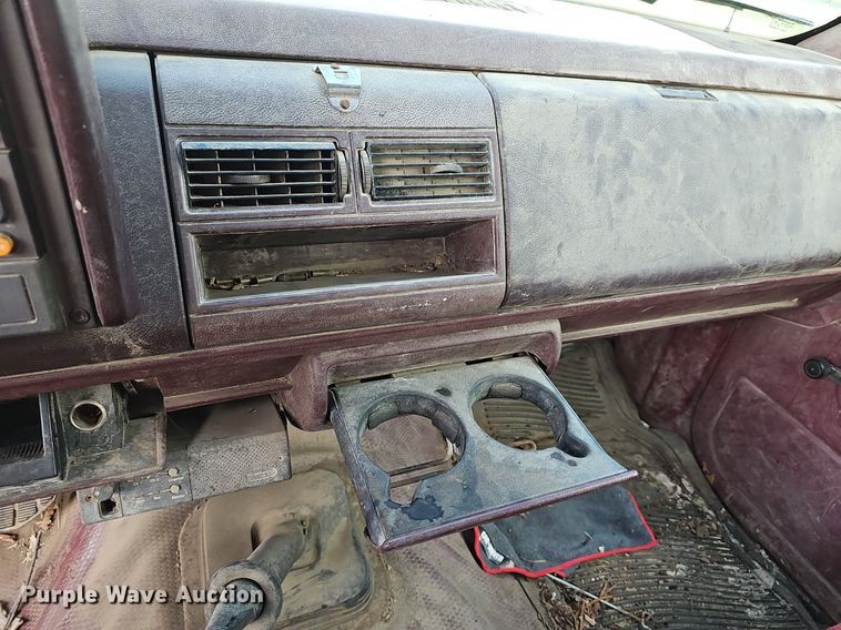 image for item DQ5150 1994 Chevrolet C2500 animal control pickup truck