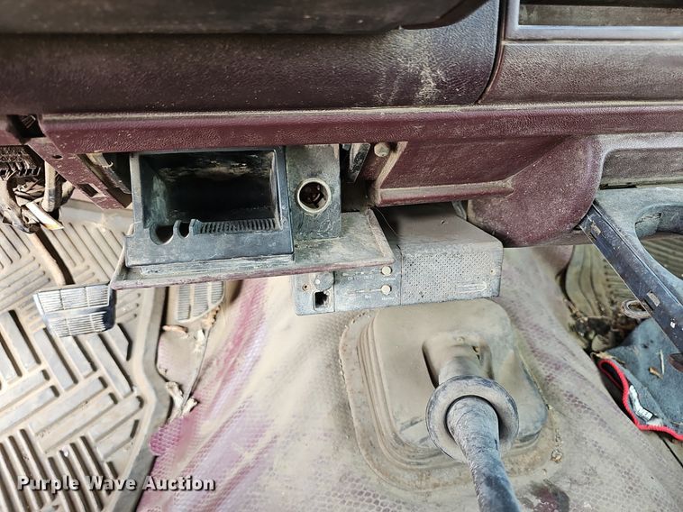 image for item DQ5150 1994 Chevrolet C2500 animal control pickup truck